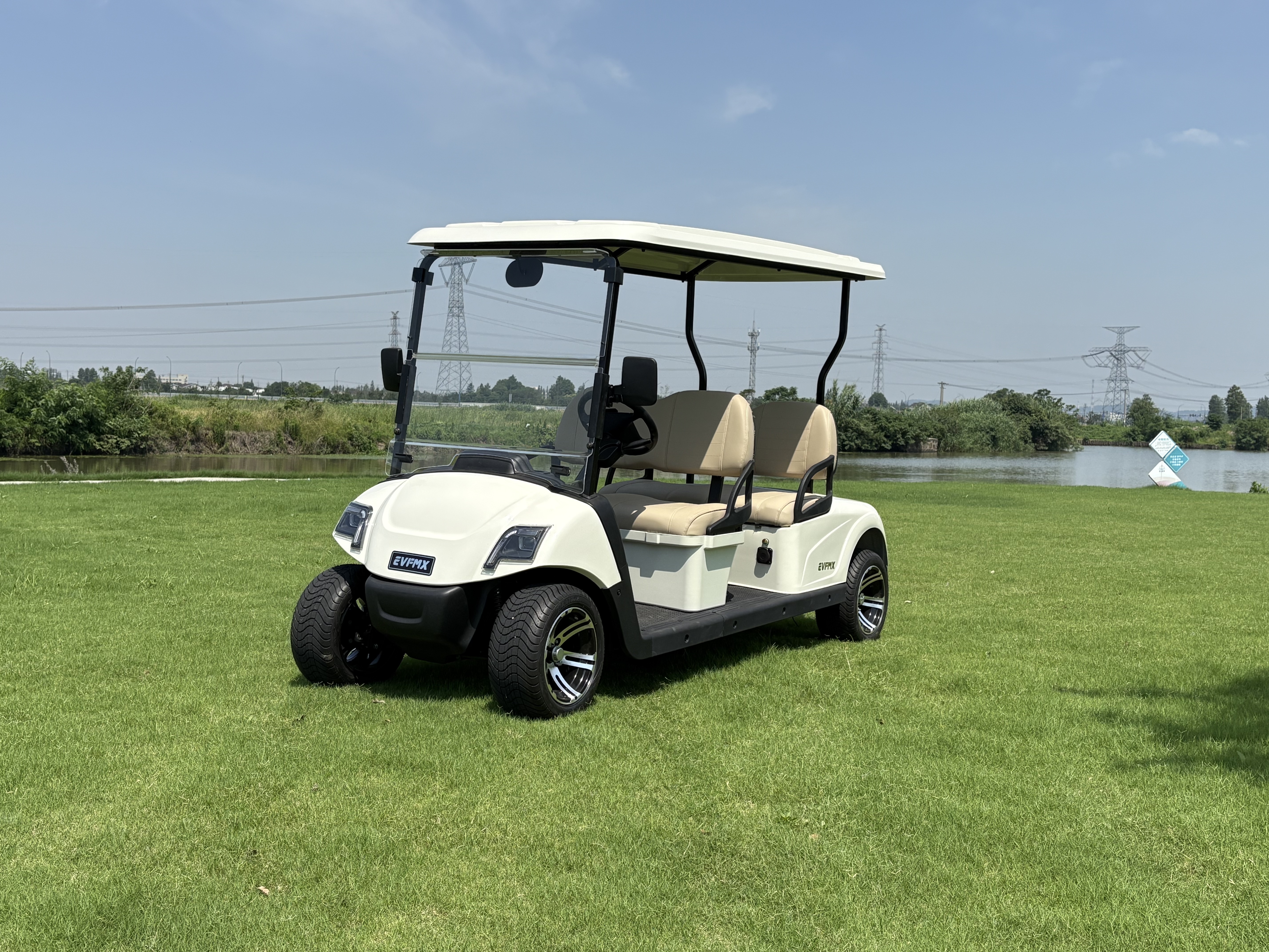 JS 4-Seater